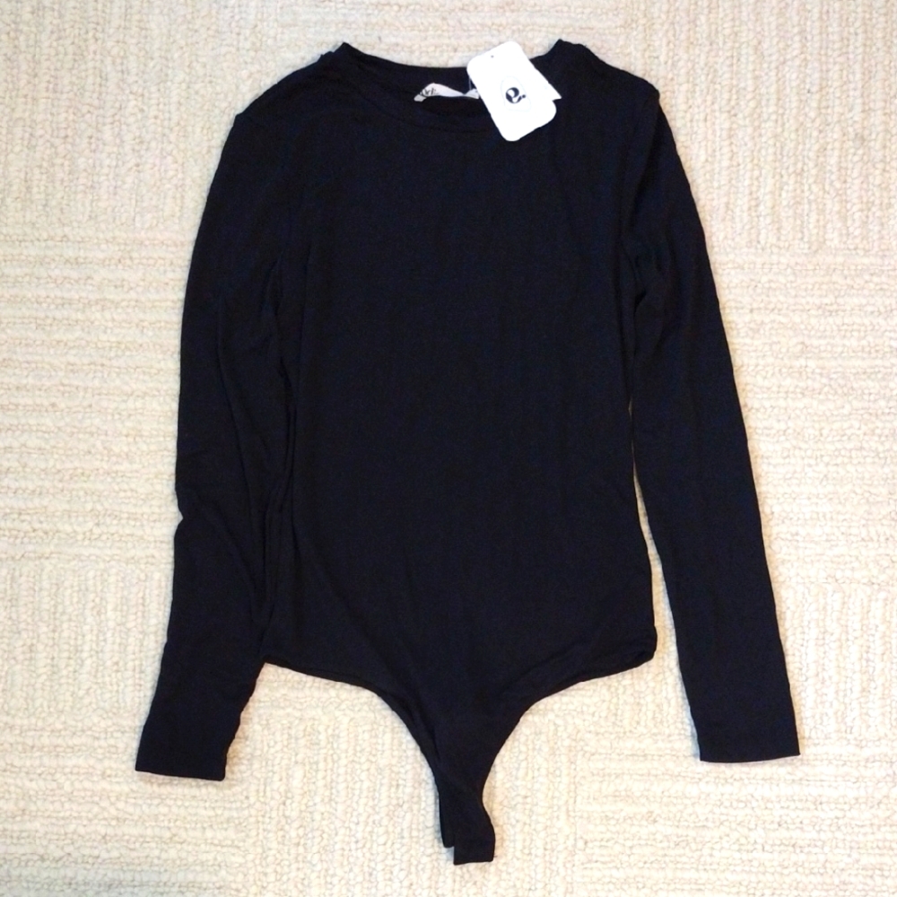 NWT Elodie Classic Black Long Sleeve Bodysuit